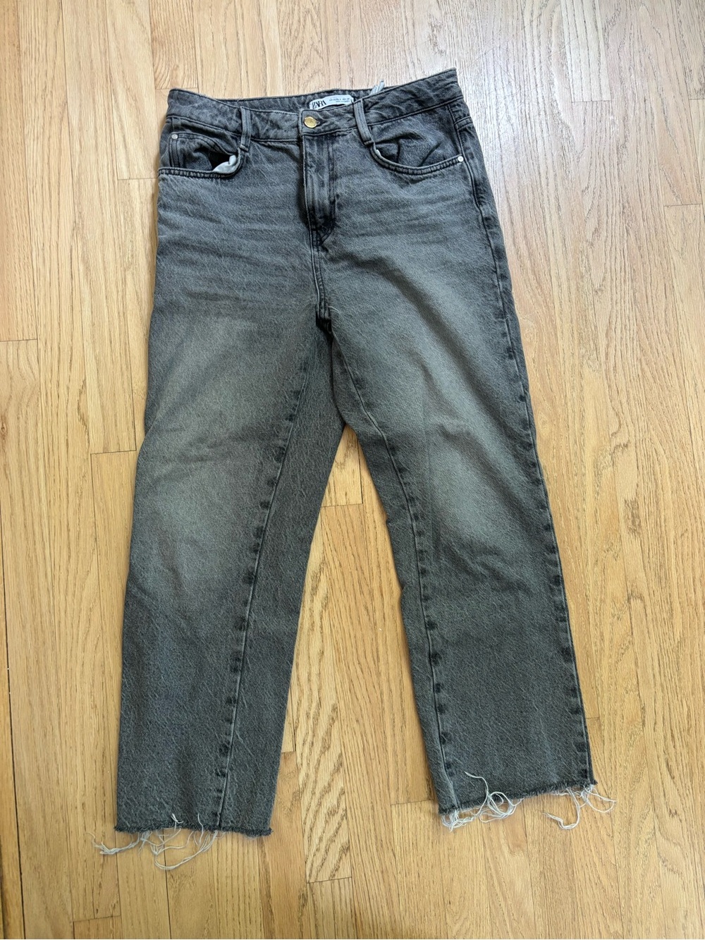 Zara Washed Black Wide-Leg Raw Hem Jeans women’s size 8